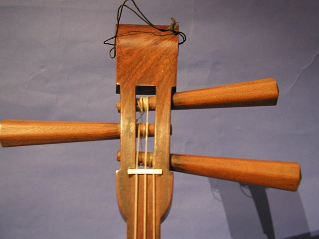 struny z końskiego włosia