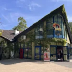 Zoo w Opolu - wejście z kasami biletowymi