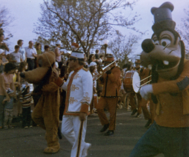 Jakim zwierzęciem jest Goofy?