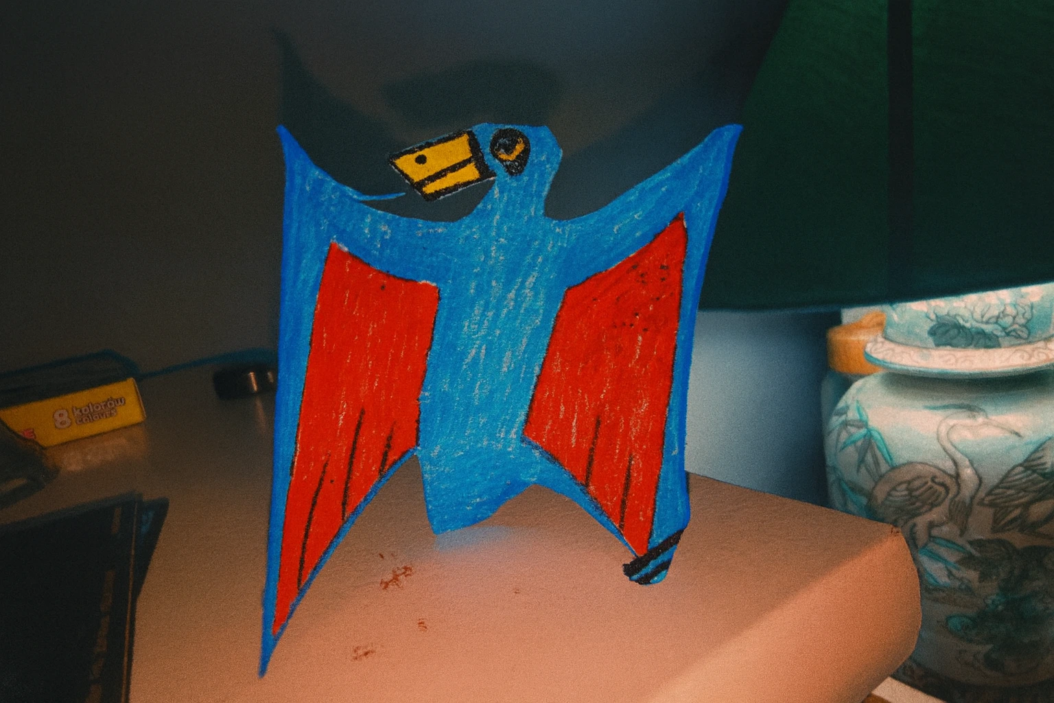 kolorowy ptak z papieru