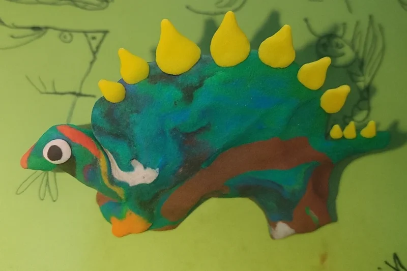 Jak zrobić z plasteliny stegozaura