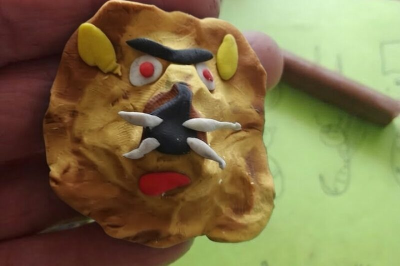 Lew z plasteliny